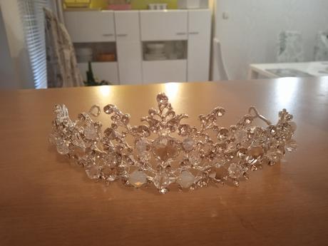 Tiara-korunka do vlasov,