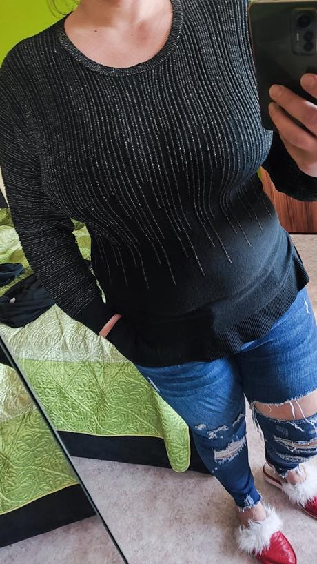 Zlato-čierna mikina, 44