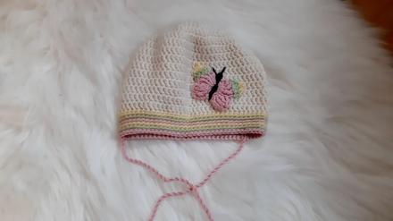 Čiapka s motýlikom,