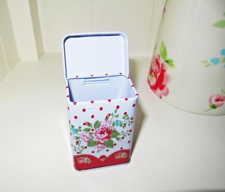 Plechová dóza vintage,