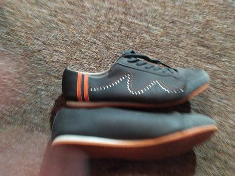 Tenisky 35 s poštou, 35