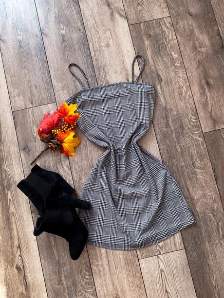 Šedé šaty káro, m