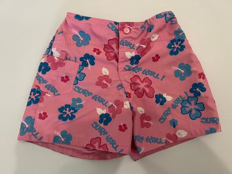 Obojstranné šortky s kvetinkami, 104