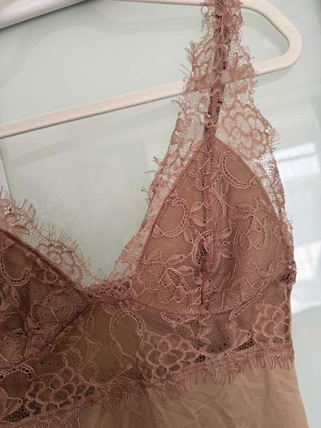 Čipkované body pieces, m