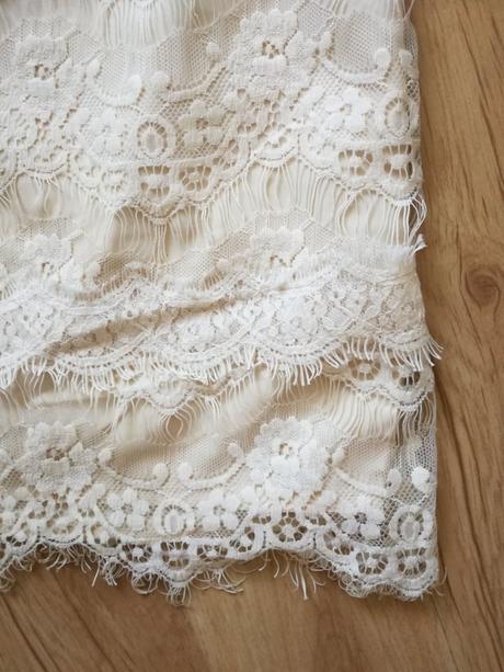 Sukňa s čipkou, amisu,38