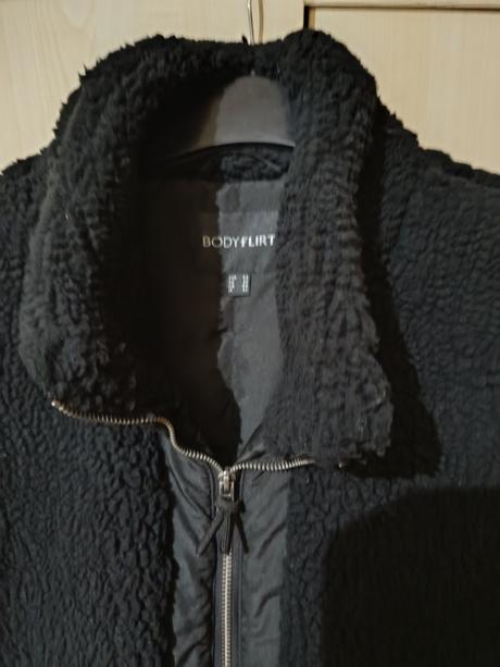 Barankova čierna vesta, bonprix,48