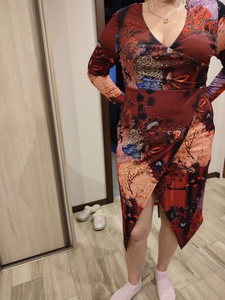 Elastické kvalitné šaty, 42