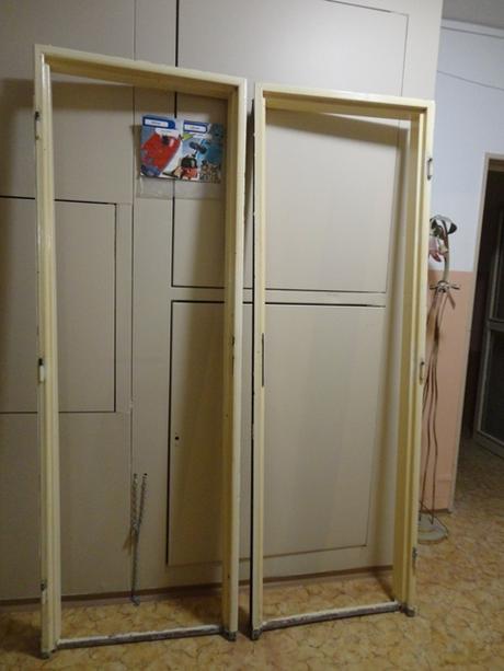 Zárubeň na dvere - kovová, 