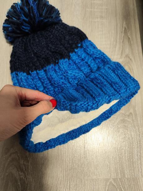 Teplá modrá čiapka,