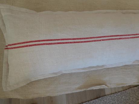 Vankúše menšie , vačšie, podlhovasté,, 