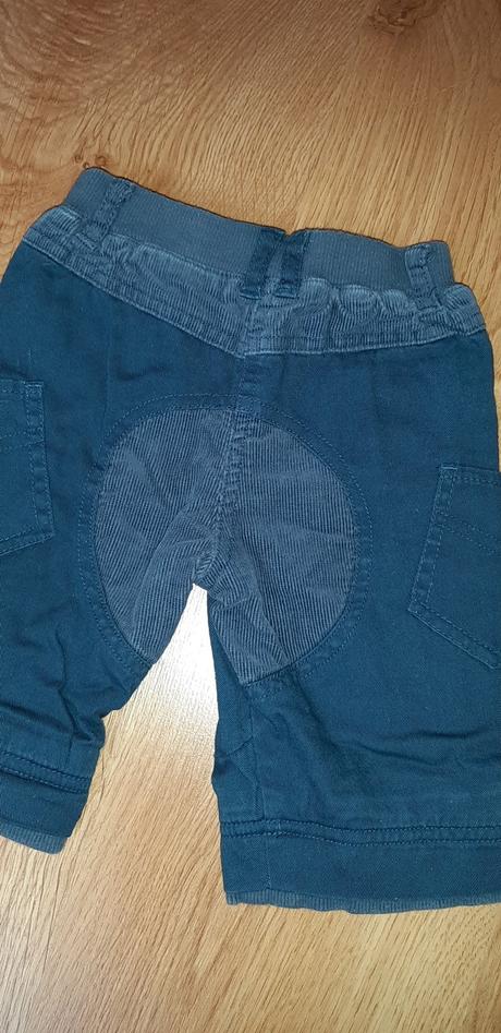 Tmavomodré nohavice, tu,62