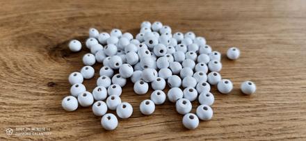 Drevené korálky biele 6 mm, 