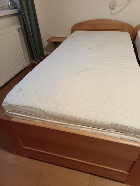 Postele z bukoveho masivu 90x200, šírka (cm): 90,dĺžka (cm): 200