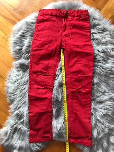 Červené rifľové nohavice, 128