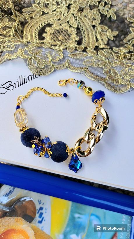 Úchvatný  kráľovský modrý náramok, 