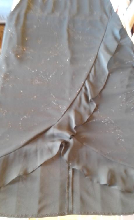 Spoločenské šaty, 40