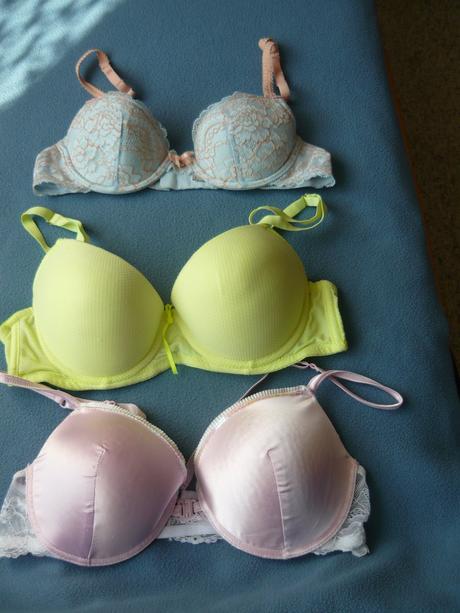 Balík oblečenia podprsenky č.80b, m