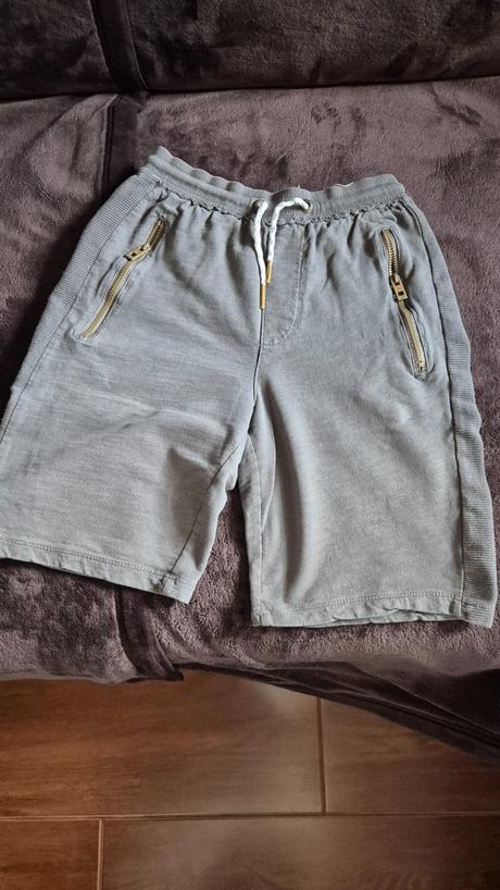 Kratasy, reserved,146