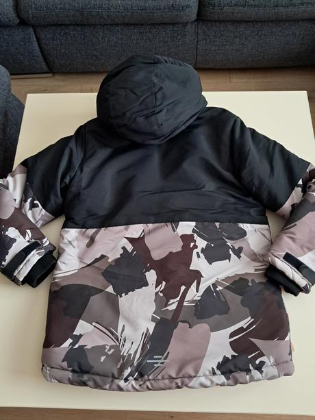 Lyziarska bunda v.152, reserved,152