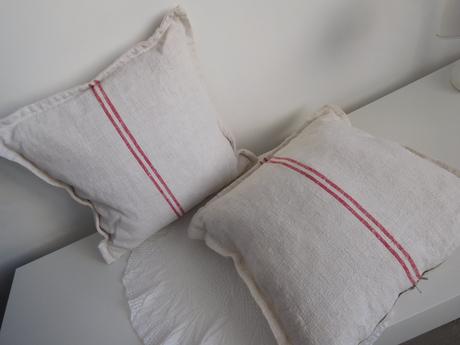 Vankúše menšie , vačšie, podlhovasté,, 