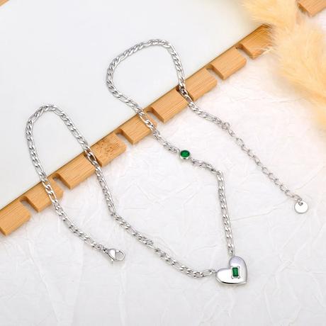 Oceľová figaro retiazka a srdce so zeleným zirkón,