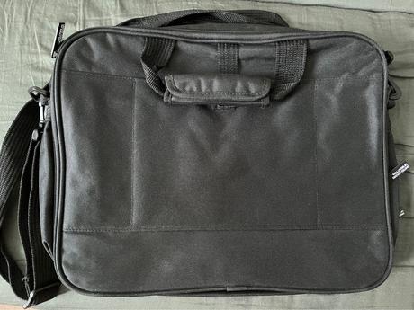 Laptop taska s roznymi priehradkami, 