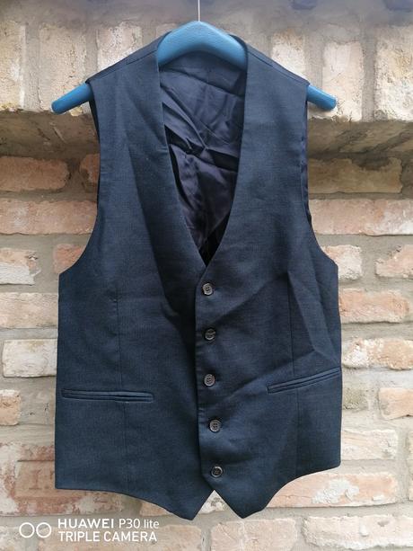 Krásne sako a vesta, 48