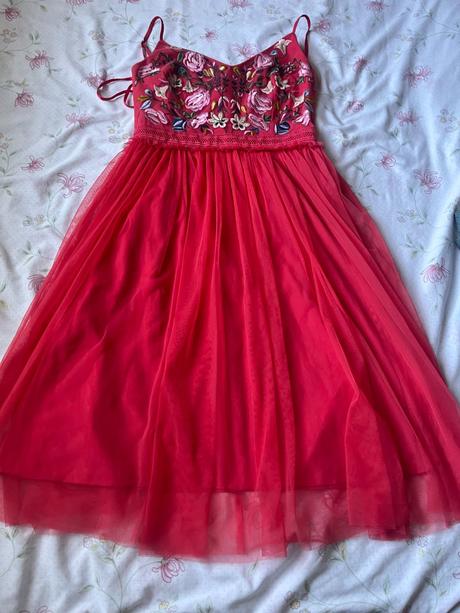 Vyšívané šaty french connection, 34