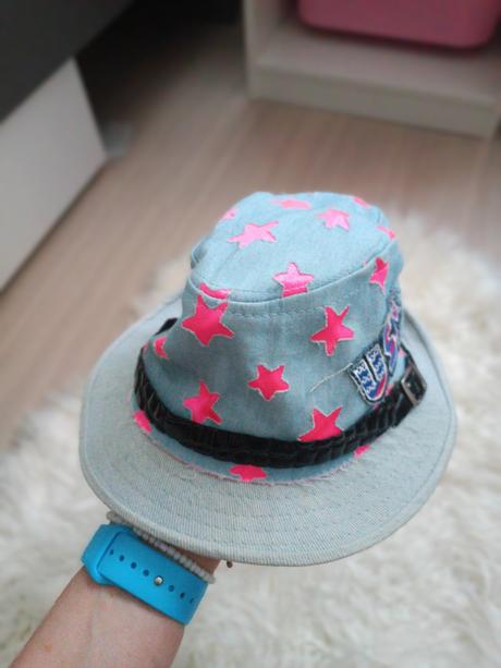 Šiltovky 3ks + klobúk 1x 54 cm, 54