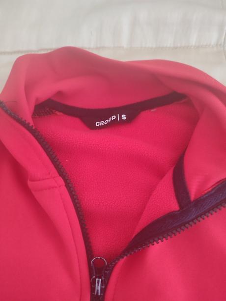 Červená mikina cropp, s