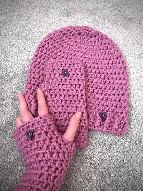 Set pletenej čiapky a rukavíc, 
