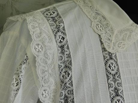 Velmi pekna vintage bluzka ku kroju, 42