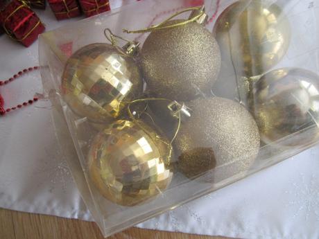 Vianočné ozdoby--cena spolu, 
