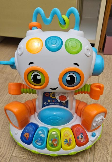 Interaktívny robot clementoni,