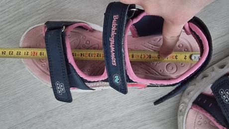 Svietiace sandále, bubble gummers,32