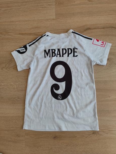 Dres mbappé, adidas,152