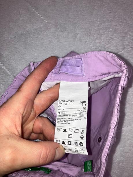 Fialové tenké nohavice, benetton,98