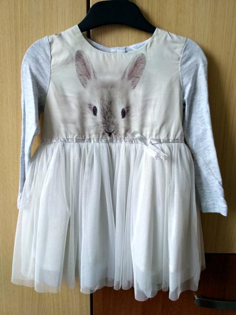 Šaty so zajkom, kik,86
