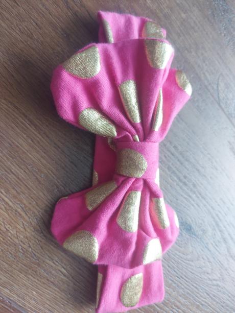 Celenka so zlatymi bodkami, 