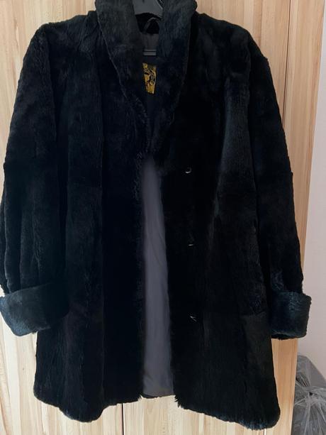 Čierny kožuch kara, 