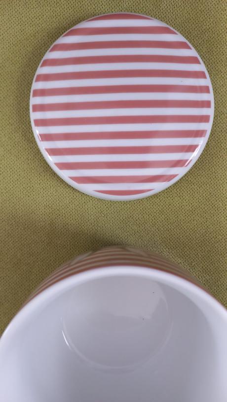 Hrnček s vrchnákom a lyžičkou, 