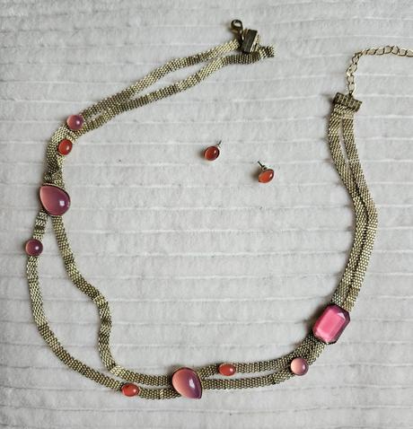 Krásny náhrdelník s náušničkami, 