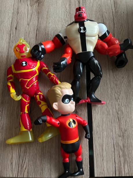 3 figurky velke-27 cm-bojovnici, 