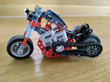 Lego technic motorka, 