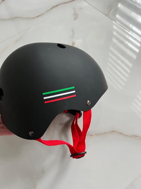 Prilba ferrari s., s