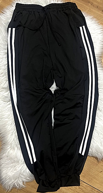 Čierne damske teplaky nove nenosene, m