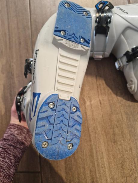 Lyžiarky, tecnica,32