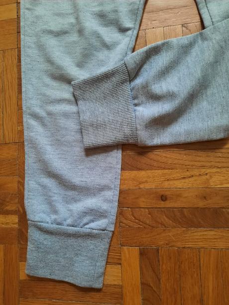 Dievčenské tepláky, 116