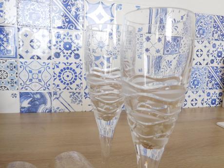 Sklenené poháre na nožičke, 