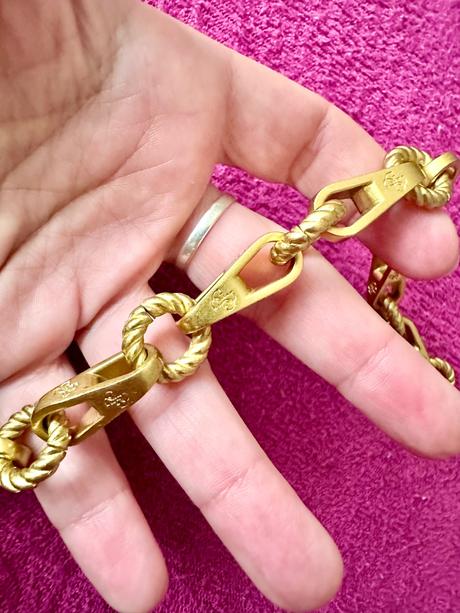 Opasok guess top stav, guess